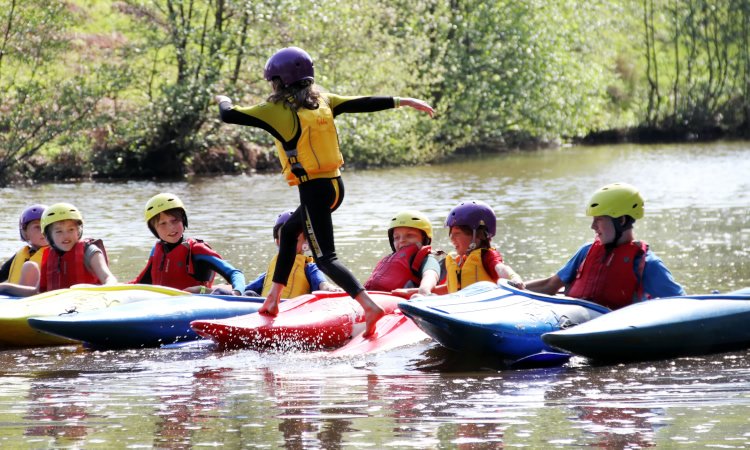 kids kayaking fun game